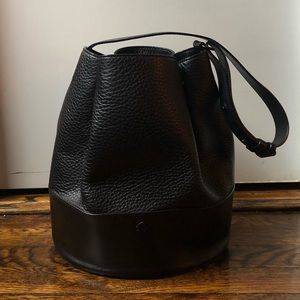 Dagne Dover bucket bag